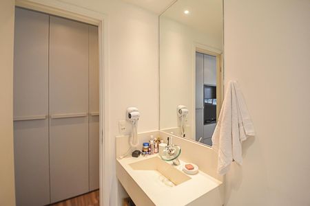 Apartamento para alugar com 104m², 2 quartos e 2 vagas Apartamento para alugar com 104m², 2 quartos e 2 vagasBanheiro da Suíte