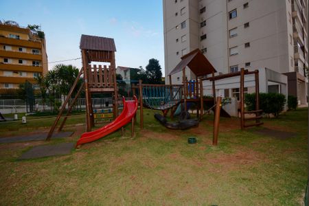 Apartamento para alugar com 104m², 2 quartos e 2 vagas Apartamento para alugar com 104m², 2 quartos e 2 vagasÁrea comum - Playground