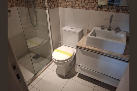 Apartamento à venda com 70m², 2 quartos e 2 vagas Apartamento à venda com 70m², 2 quartos e 2 vagasBanheiro