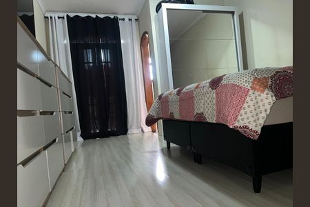 Casa à venda com 190m², 3 quartos e 2 vagas Casa à venda com 190m², 3 quartos e 2 vagasQuarto