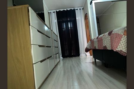 Casa à venda com 190m², 3 quartos e 2 vagas Casa à venda com 190m², 3 quartos e 2 vagasQuarto