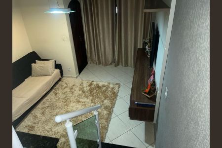 Casa à venda com 190m², 3 quartos e 2 vagas Casa à venda com 190m², 3 quartos e 2 vagasSala
