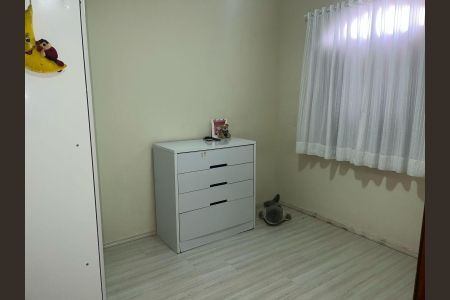 Casa à venda com 190m², 3 quartos e 2 vagas Casa à venda com 190m², 3 quartos e 2 vagasQuarto