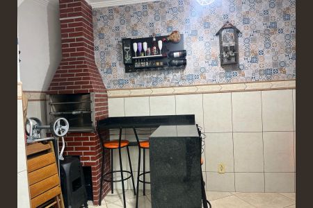 Casa à venda com 190m², 3 quartos e 2 vagas Casa à venda com 190m², 3 quartos e 2 vagasÁrea externa