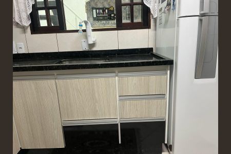 Casa à venda com 190m², 3 quartos e 2 vagas Casa à venda com 190m², 3 quartos e 2 vagasCozinha