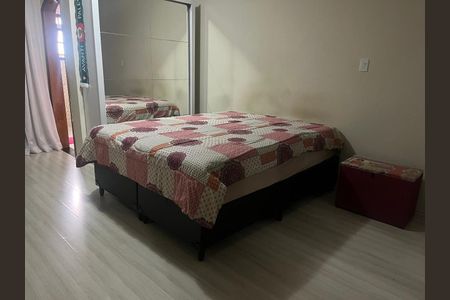 Casa à venda com 190m², 3 quartos e 2 vagas Casa à venda com 190m², 3 quartos e 2 vagasQuarto
