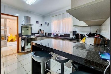 Casa à venda com 164m², 3 quartos e 3 vagas Casa à venda com 164m², 3 quartos e 3 vagasCOZINHA