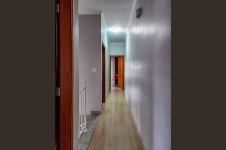 CORREDOR INTERNO de casa à venda com 3 quartos, 164m² em Bela Vista, Osasco