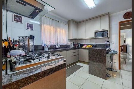 Casa à venda com 164m², 3 quartos e 3 vagas Casa à venda com 164m², 3 quartos e 3 vagasCOZINHA