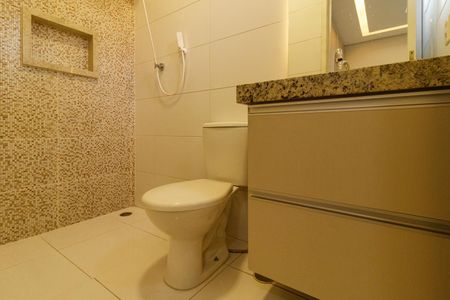 Casa de condomínio à venda com 90m², 2 quartos e 1 vaga Casa de condomínio à venda com 90m², 2 quartos e 1 vagaBanheiro da Suíte 2