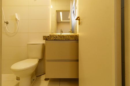 Casa de condomínio à venda com 90m², 2 quartos e 1 vaga Casa de condomínio à venda com 90m², 2 quartos e 1 vagaBanheiro da Suíte 2