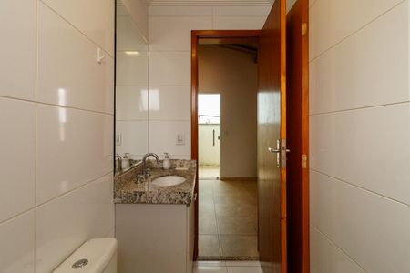 Casa de condomínio à venda com 90m², 2 quartos e 1 vaga Casa de condomínio à venda com 90m², 2 quartos e 1 vagaBanheiro