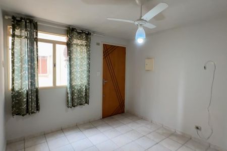 Sala de apartamento para alugar com 2 quartos, 45m² em Conjunto Habitacional Inácio Monteiro, São Paulo