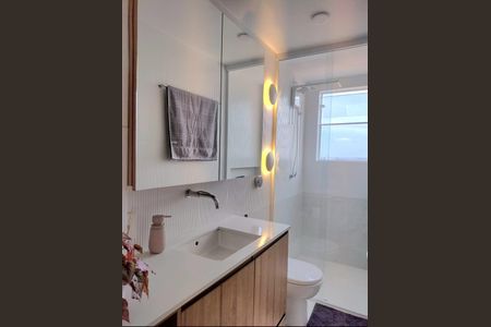 Banheiro de apartamento à venda com 1 quarto, 39m² em Sumarezinho, São Paulo
