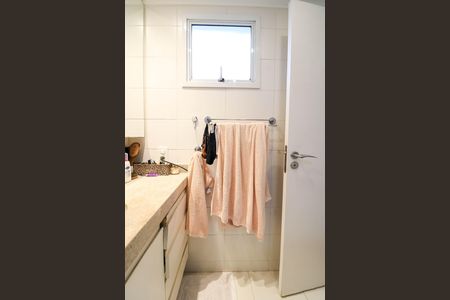 Apartamento à venda com 72m², 2 quartos e 2 vagas Apartamento à venda com 72m², 2 quartos e 2 vagasBanheiro da Suíte