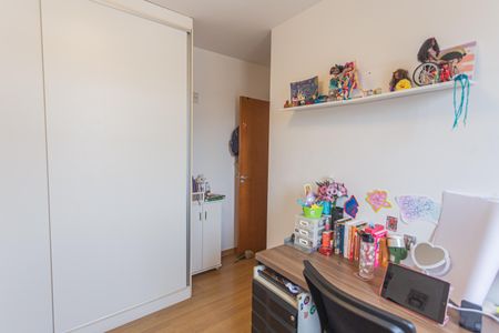 Apartamento à venda com 96m², 3 quartos e 2 vagasQuarto 3