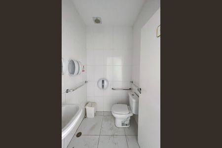 Casa para alugar com 496m², 8 quartos e 10 vagas Casa para alugar com 496m², 8 quartos e 10 vagasBanheiro