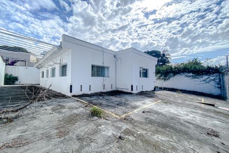 Casa para alugar com 496m², 8 quartos e 10 vagas Casa para alugar com 496m², 8 quartos e 10 vagasÁrea externa