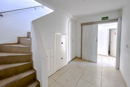 Casa para alugar com 496m², 8 quartos e 10 vagas Casa para alugar com 496m², 8 quartos e 10 vagasHall (Casa 2)
