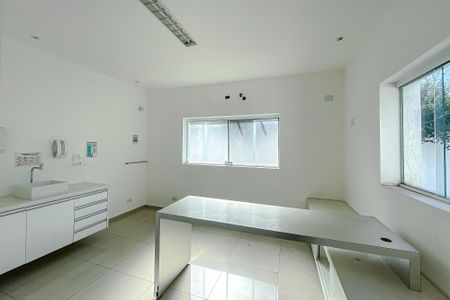 Casa para alugar com 496m², 8 quartos e 10 vagas Casa para alugar com 496m², 8 quartos e 10 vagasQuarto 6
