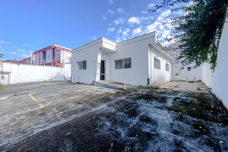 Casa para alugar com 496m², 8 quartos e 10 vagas Casa para alugar com 496m², 8 quartos e 10 vagasÁrea externa
