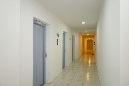 Apartamento à venda com 43m², 2 quartos e sem vagaÁrea comum - Saguão do andar