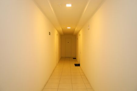Apartamento à venda com 43m², 2 quartos e sem vagaÁrea comum - Saguão do andar