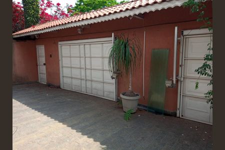 Casa à venda com 400m², 6 quartos e 3 vagasAREA EXTERNA