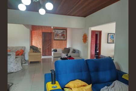 Casa à venda com 400m², 6 quartos e 3 vagasSALA