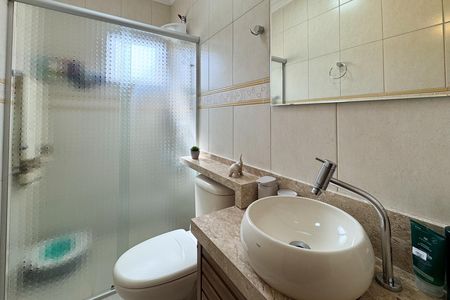 Apartamento à venda com 54m², 2 quartos e 1 vaga Apartamento à venda com 54m², 2 quartos e 1 vagaBanheiro Social