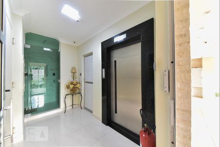 Apartamento à venda com 54m², 2 quartos e 1 vaga Apartamento à venda com 54m², 2 quartos e 1 vagaÁrea comum - Hall