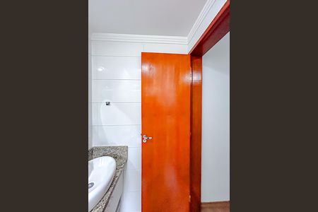 Casa de condomínio à venda com 182m², 3 quartos e 4 vagasBanheiro da Suíte 2