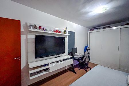 Casa de condomínio à venda com 182m², 3 quartos e 4 vagasQuarto 2 - Suíte
