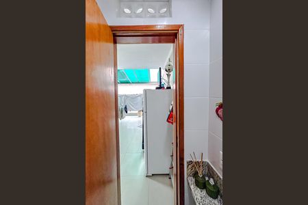 Casa de condomínio à venda com 182m², 3 quartos e 4 vagasBanheiro de serviço