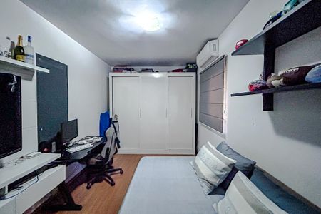 Casa de condomínio à venda com 182m², 3 quartos e 4 vagasQuarto 2 - Suíte