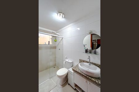 Casa de condomínio à venda com 182m², 3 quartos e 4 vagasBanheiro da Suíte 2