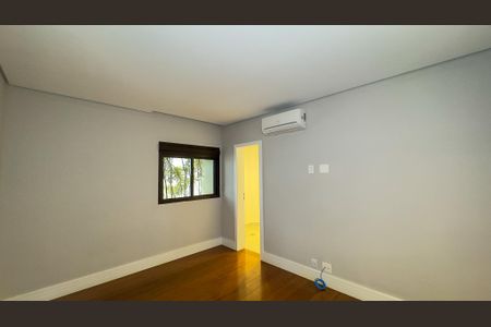 Apartamento à venda com 360m², 4 quartos e 4 vagas Apartamento à venda com 360m², 4 quartos e 4 vagasQuarto 3 - Suíte