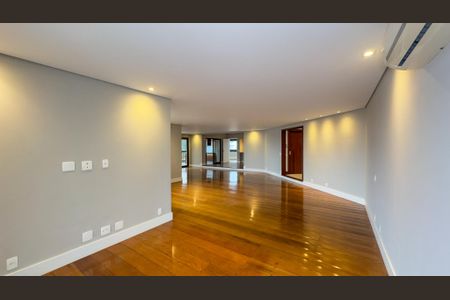 Apartamento à venda com 360m², 4 quartos e 4 vagas Apartamento à venda com 360m², 4 quartos e 4 vagasSala