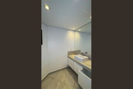 Apartamento à venda com 360m², 4 quartos e 4 vagas Apartamento à venda com 360m², 4 quartos e 4 vagasBanheiro da Suíte 3