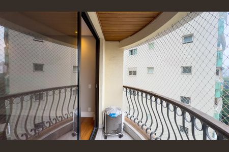 Apartamento à venda com 360m², 4 quartos e 4 vagas Apartamento à venda com 360m², 4 quartos e 4 vagasSacada