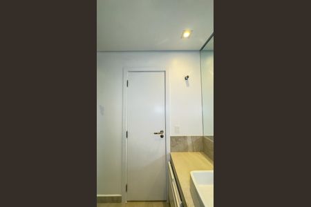 Apartamento à venda com 360m², 4 quartos e 4 vagas Apartamento à venda com 360m², 4 quartos e 4 vagasBanheiro da Suíte 2