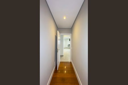 Apartamento à venda com 360m², 4 quartos e 4 vagas Apartamento à venda com 360m², 4 quartos e 4 vagasCorredor