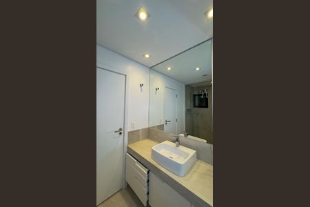 Apartamento à venda com 360m², 4 quartos e 4 vagas Apartamento à venda com 360m², 4 quartos e 4 vagasBanheiro da Suíte 2