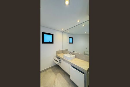 Apartamento à venda com 360m², 4 quartos e 4 vagas Apartamento à venda com 360m², 4 quartos e 4 vagasBanheiro da Suíte 4