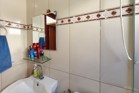 Casa à venda com 70m², 3 quartos e 4 vagasBanheiro