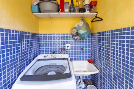 Casa à venda com 70m², 3 quartos e 4 vagasÁrea de Serviço