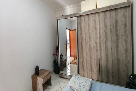 Casa à venda com 70m², 3 quartos e 4 vagasQuarto 3