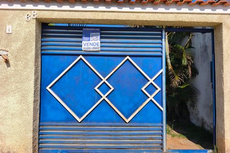 Casa à venda com 70m², 3 quartos e 4 vagasPLACA INSTALAD NA FACHADA