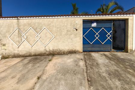 Casa à venda com 70m², 3 quartos e 4 vagasPLACA INSTALAD NA FACHADA