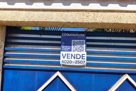 Casa à venda com 70m², 3 quartos e 4 vagasPLACA INSTALAD NA FACHADA